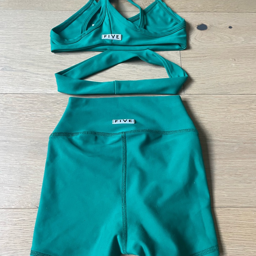 Green Athletic Set by Five